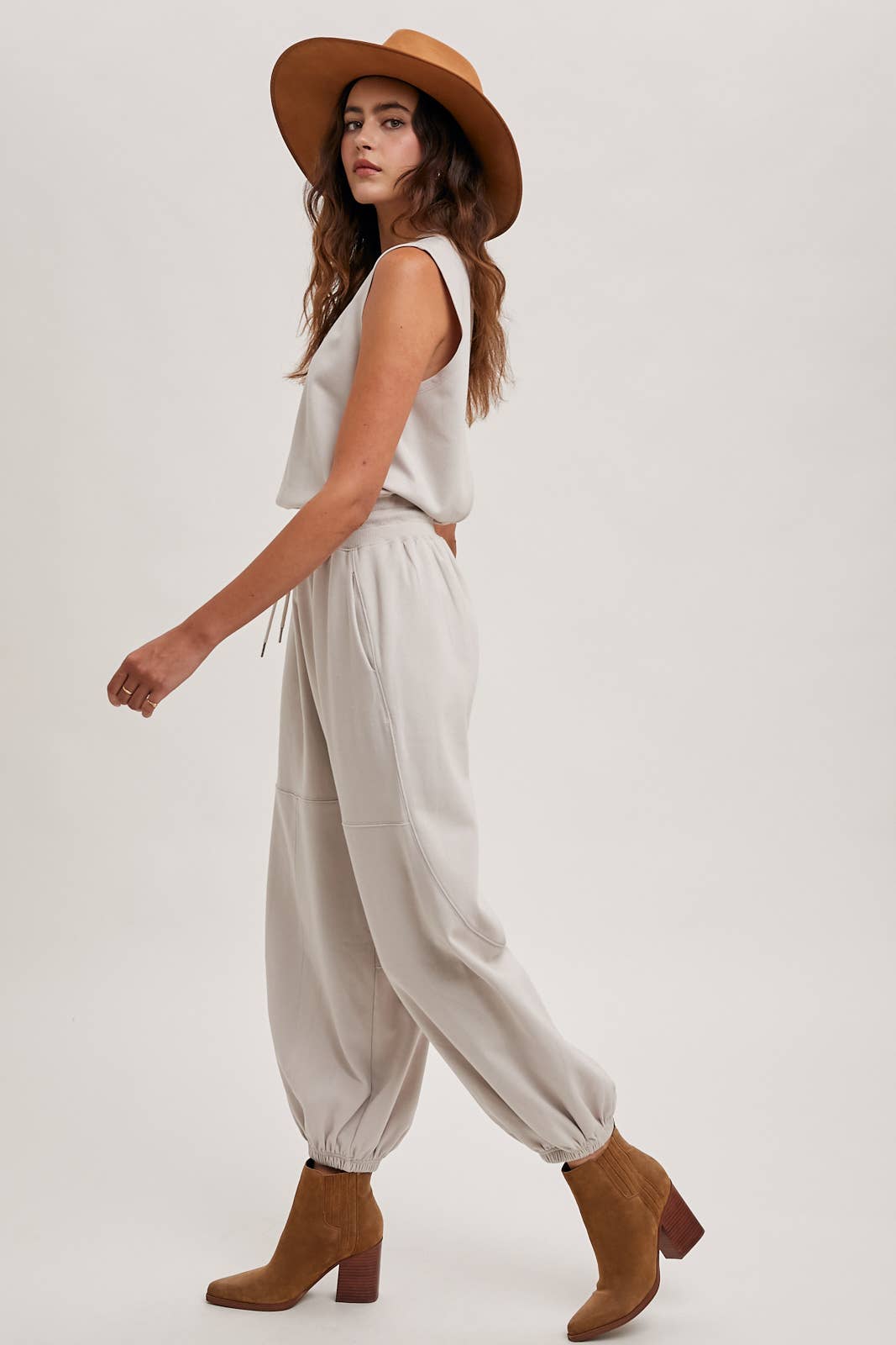 DRAWSTRING WAIST SLEEVELESS JUMPSUIT - Lizard Grey/Taupe