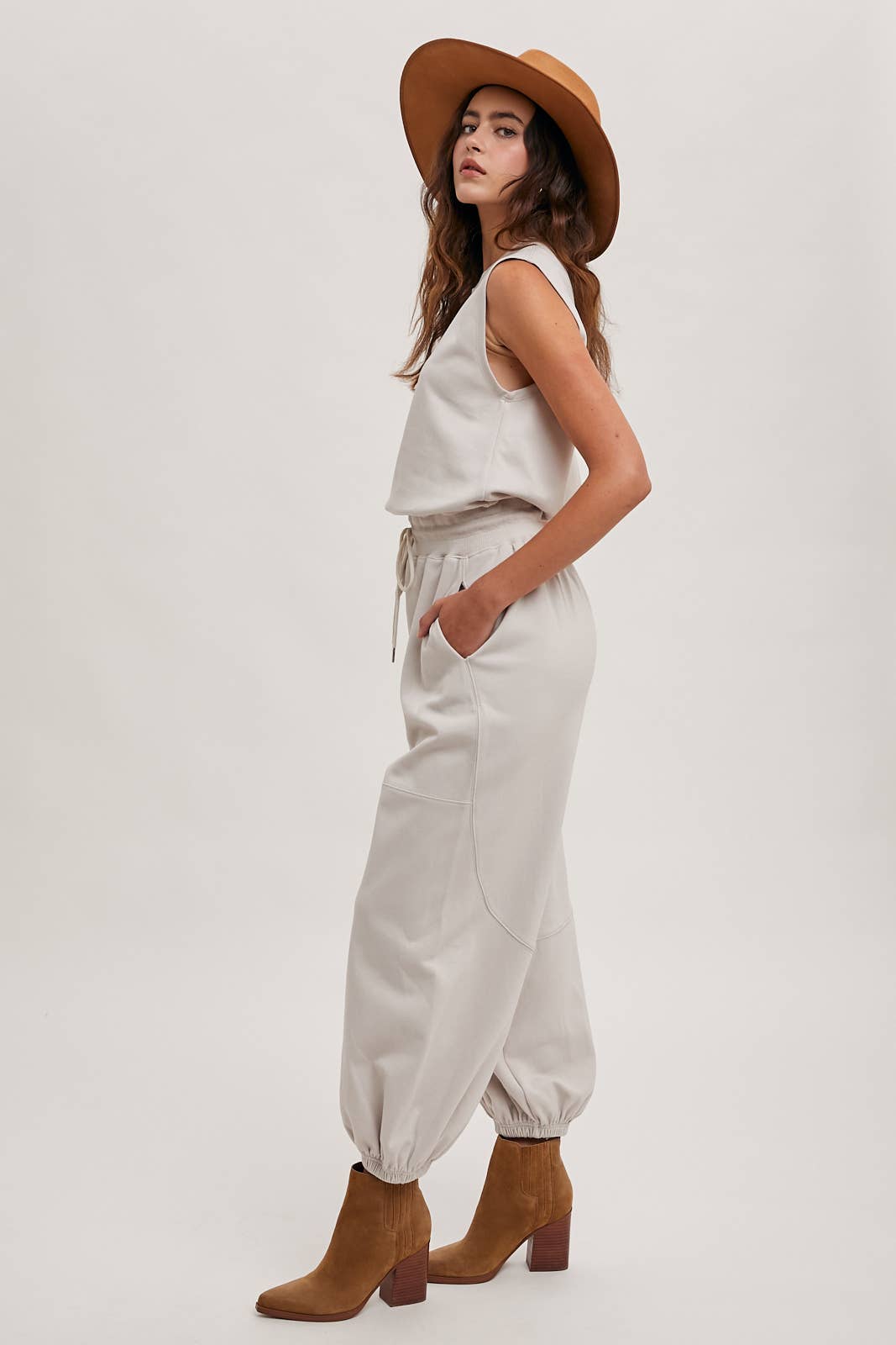 DRAWSTRING WAIST SLEEVELESS JUMPSUIT - Lizard Grey/Taupe