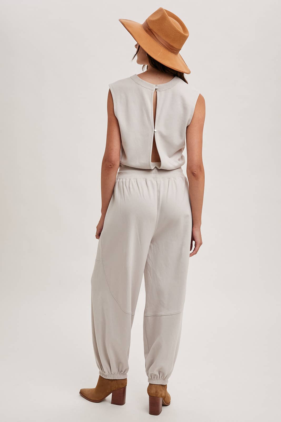 DRAWSTRING WAIST SLEEVELESS JUMPSUIT - Lizard Grey/Taupe